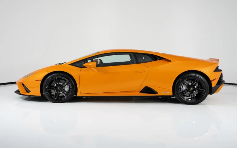 Rent Lamborghini Huracan Evo Spyder 2022 Dubai